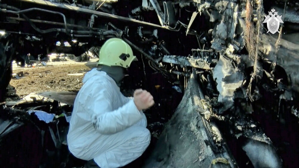 Pasagerii avionului care a luat foc la Moscova s-au grăbit să-și ia bagajele, în loc să fugă - Imaginea 1