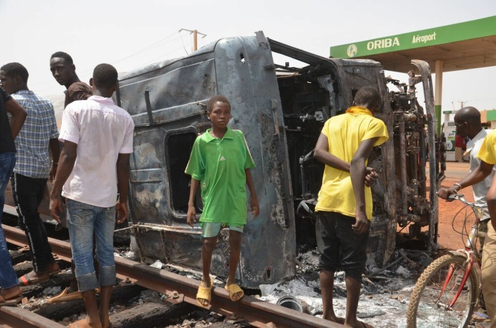 Peste 50 de morți și 35 de răniți după ce o cisternă cu petrol a explodat - Imaginea 4
