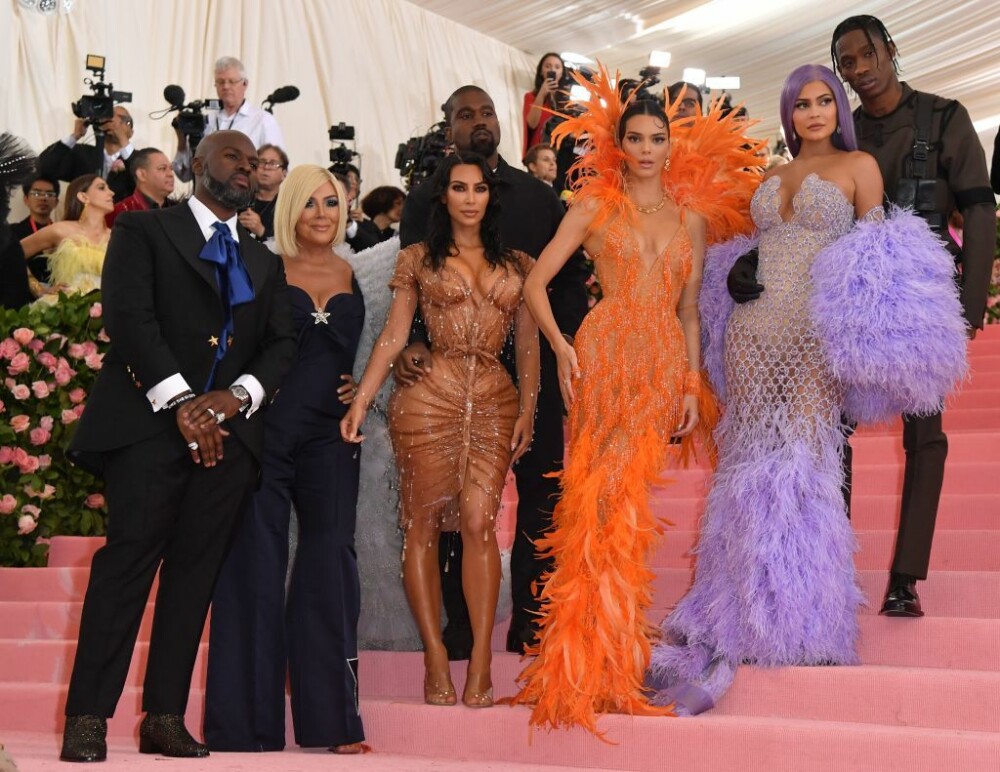 Kim Kardashian, apariție spectaculoasă la Met Gala 2019. Cum au arătat surorile ei. GALERIE - Imaginea 5