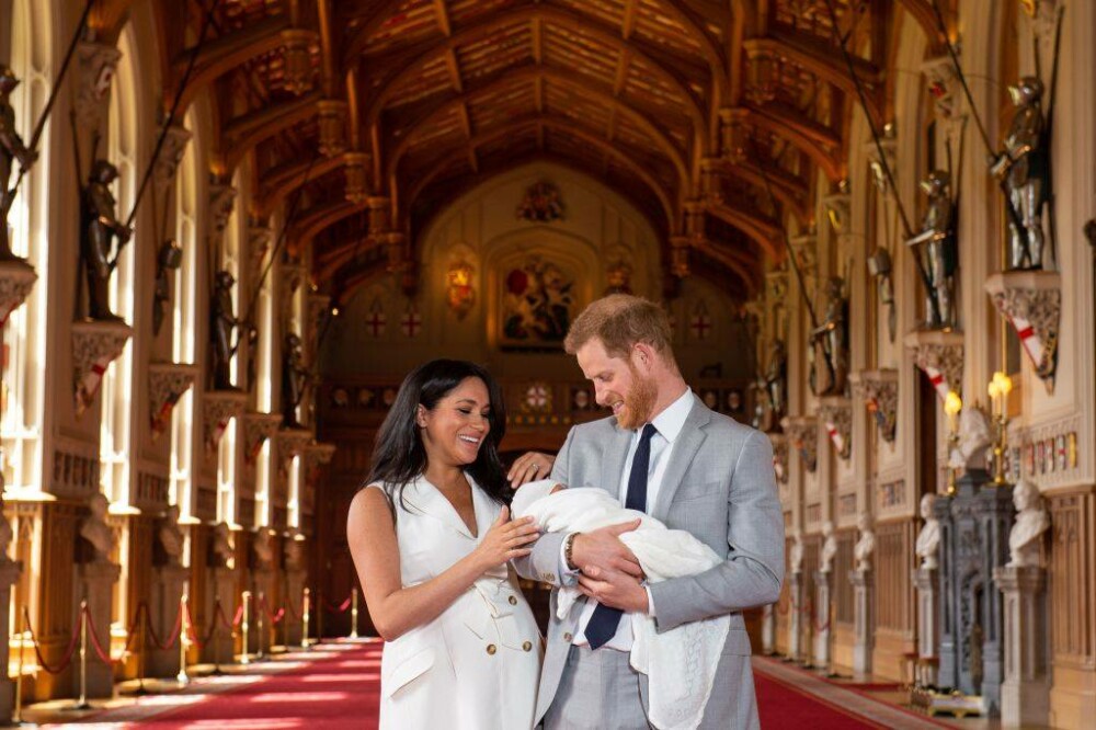Primele imagini cu fiul lui Harry și Meghan. Cum arată bebelușul regal. GALERIE FOTO - Imaginea 4