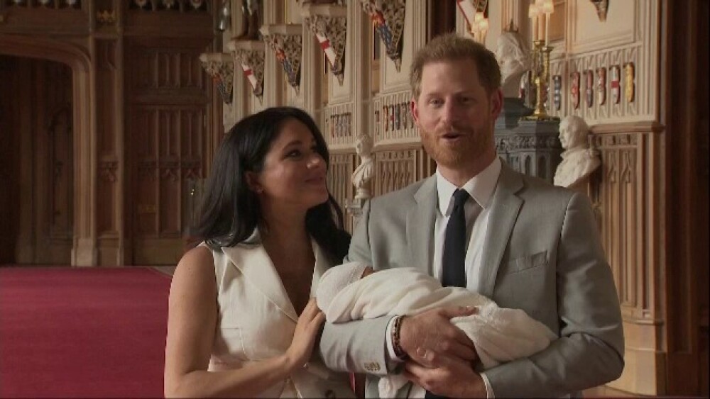 Primele imagini cu fiul lui Harry și Meghan. Cum arată bebelușul regal. GALERIE FOTO - Imaginea 14