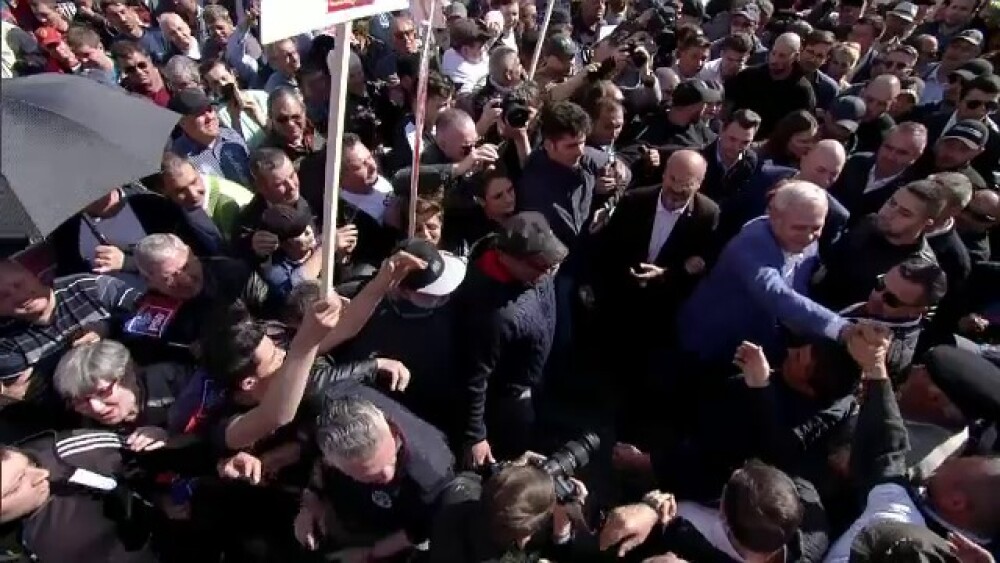 Liviu Dragnea, baie de mulțime la Iași. VIDEO - Imaginea 1