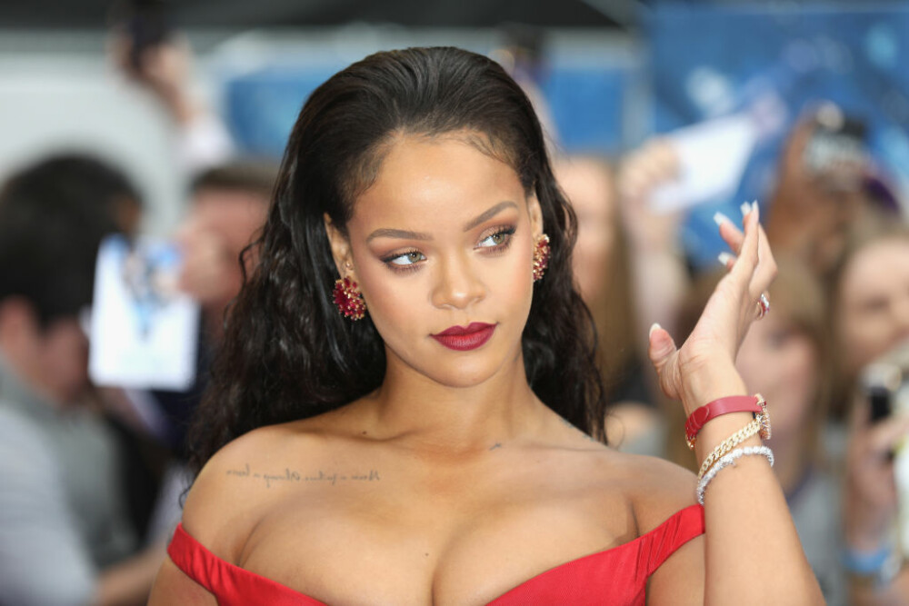 Rihanna scrie istorie: își lansează propria casă de modă. GALERIE FOTO - Imaginea 1