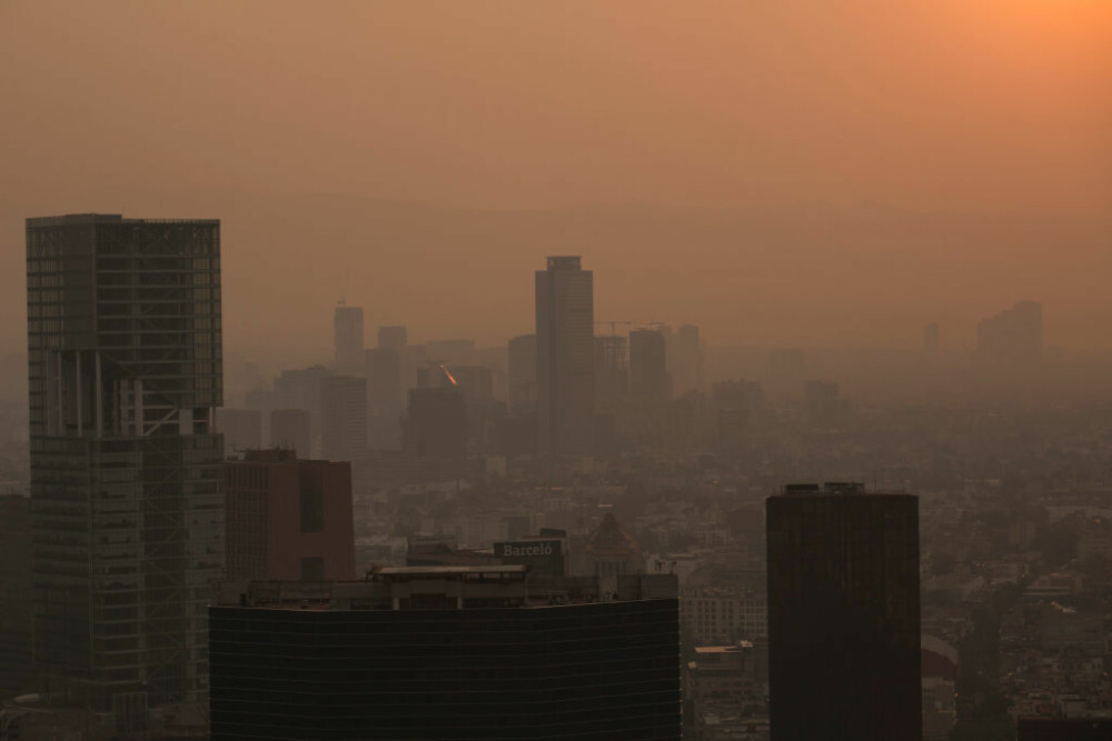 Aerul a devenit dăunător pentru oameni, într-unul din cele mai mari oraşe din lume - Imaginea 10