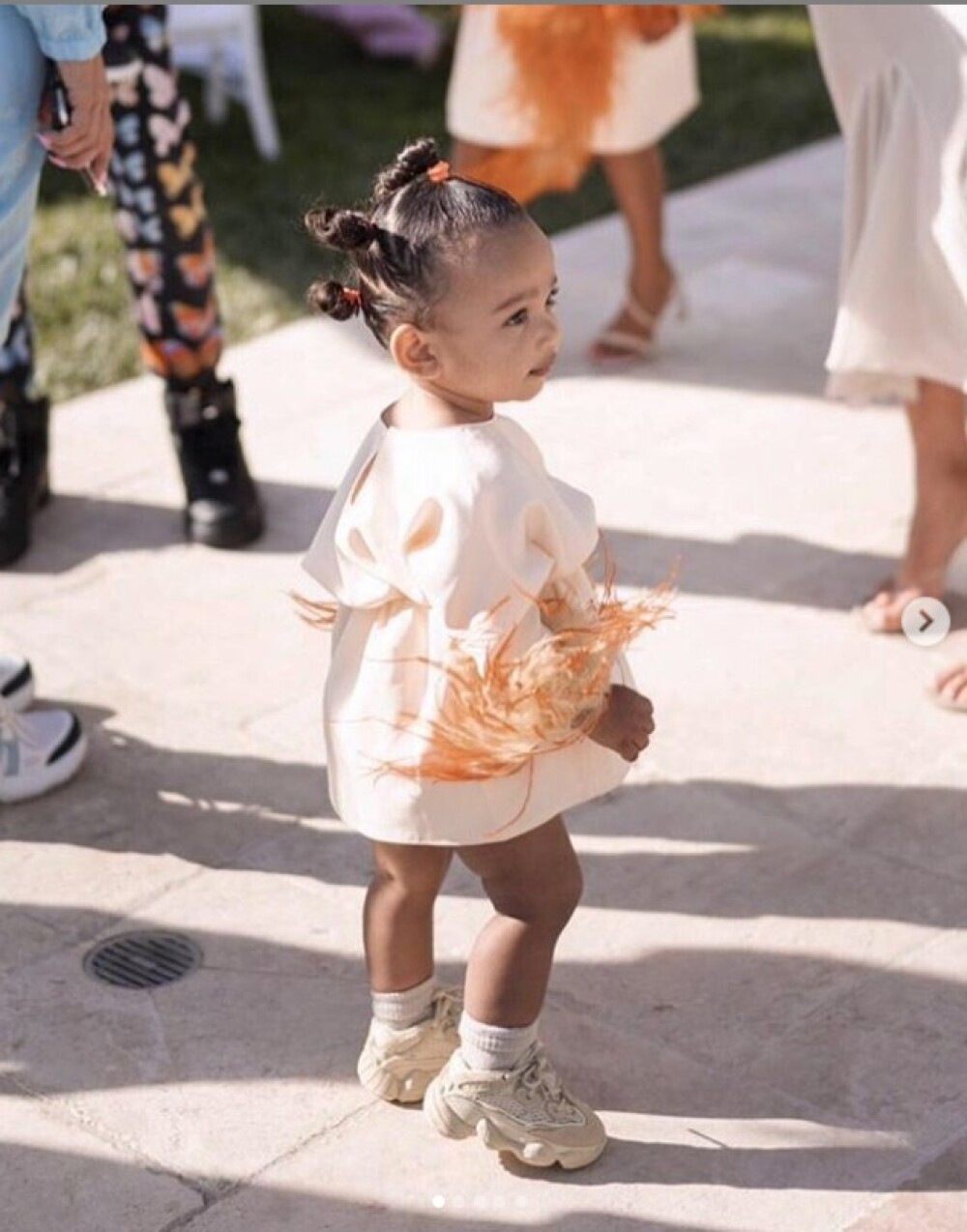 Prima imagine cu al 4-lea copil al lui Kim Kardashian și Kanye West. Ce nume are. FOTO - Imaginea 6