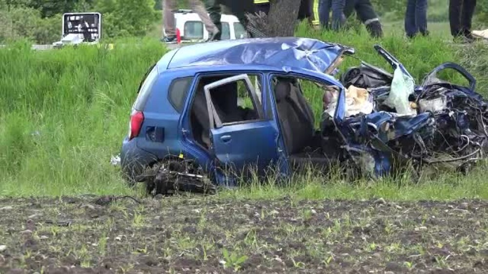 Doi morți și 4 răniți într-un accident în Mureș. O mașină are număr de corp diplomatic - Imaginea 5