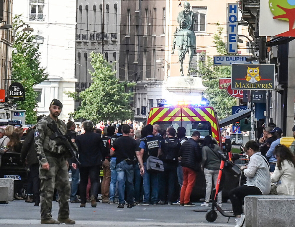 Atacul cu bombă din Lyon. Prima fotografie a suspectului. Anunțul autorităților franceze - Imaginea 16