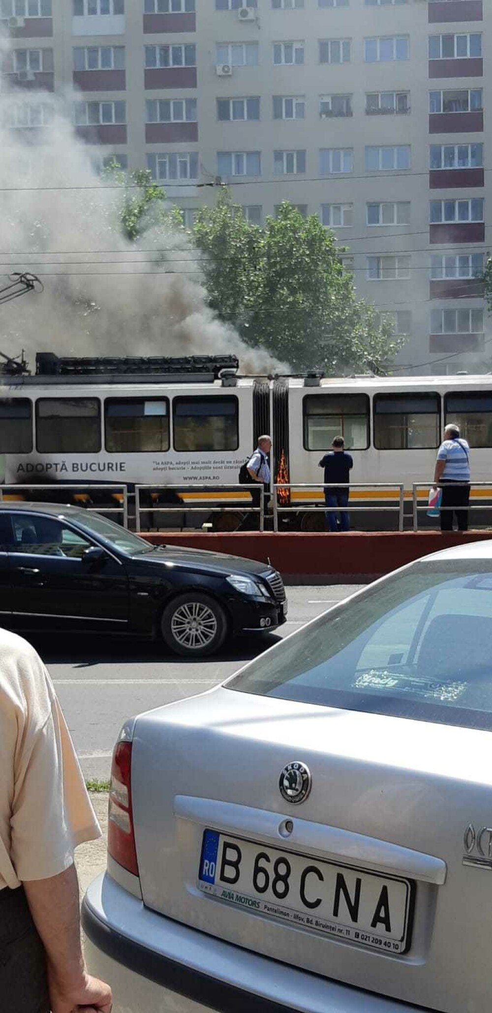 Un tramvai a luat foc în zona Dristor din Capitală. VIDEO - Imaginea 4