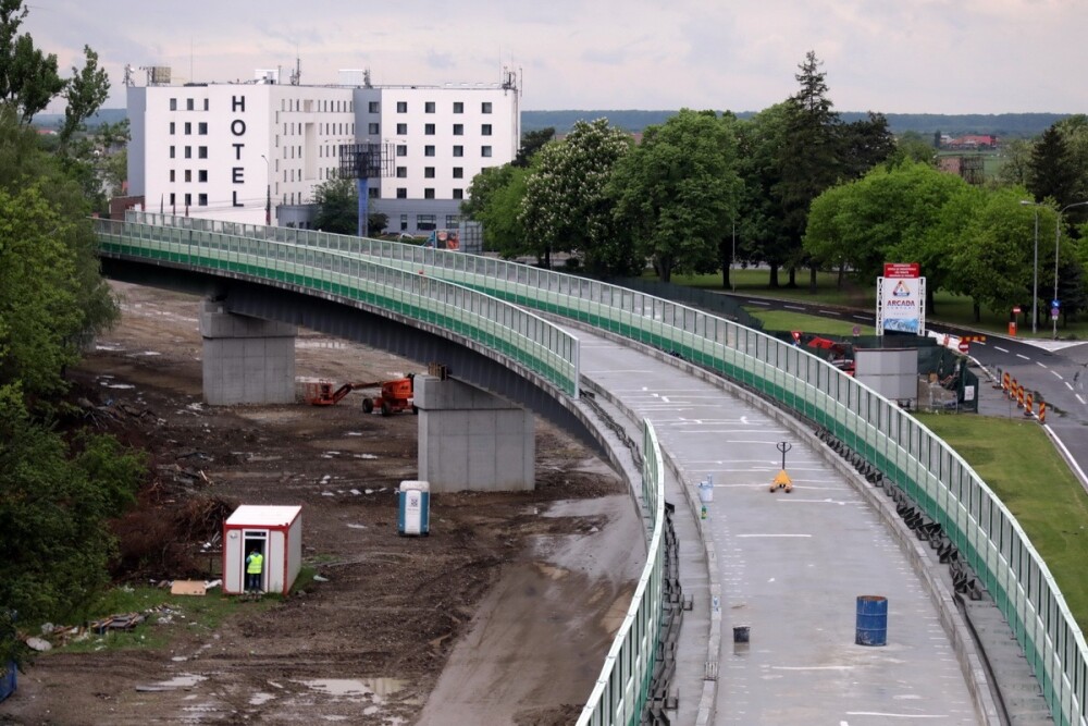 Cum arată linia de cale ferată dintre aeroport şi Gara de Nord. Ministrul Transporturilor, despre stadiul lucrărilor - Imaginea 1