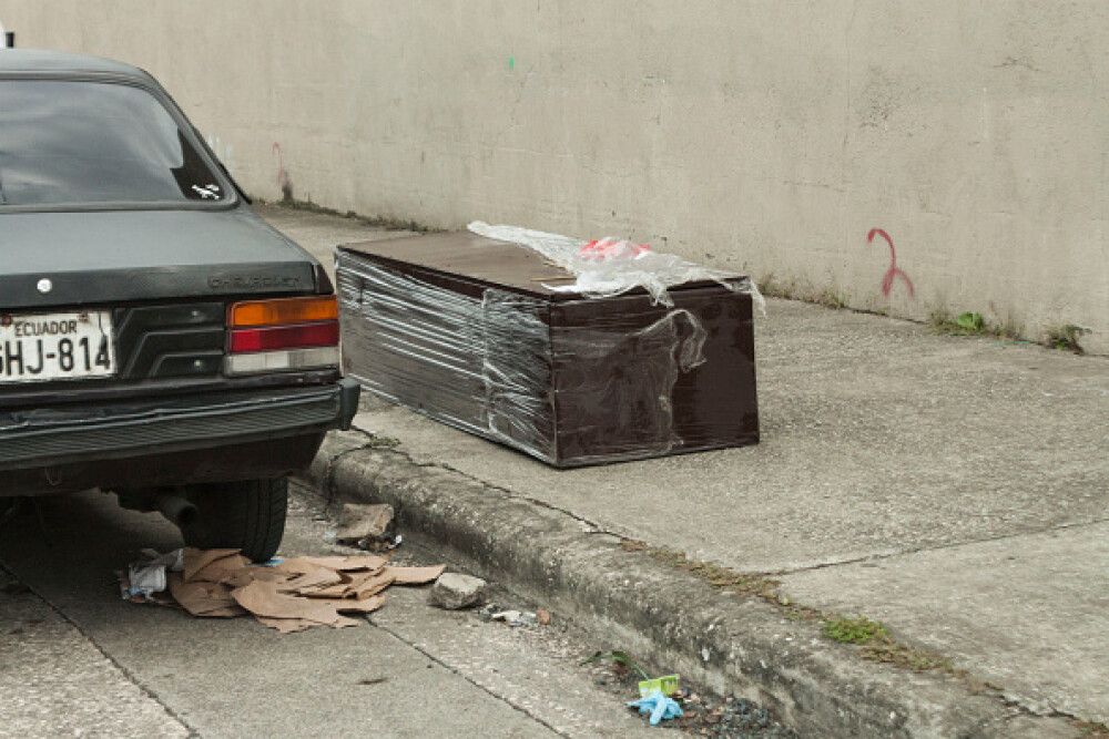 Sute de cadavre depozitate pe străzi sau pierdute în spitale și morgi într-un oraș din Ecuador. GALERIE FOTO - Imaginea 6