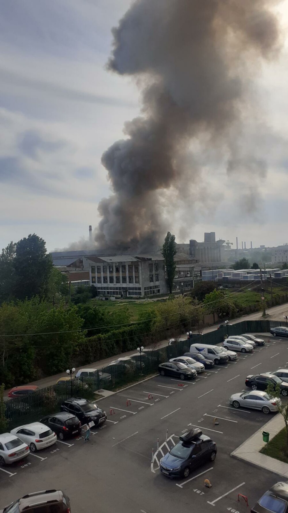 Incendiu puternic la fabrica de sticlă din sectorul 3 al Capitalei. VIDEO - Imaginea 2