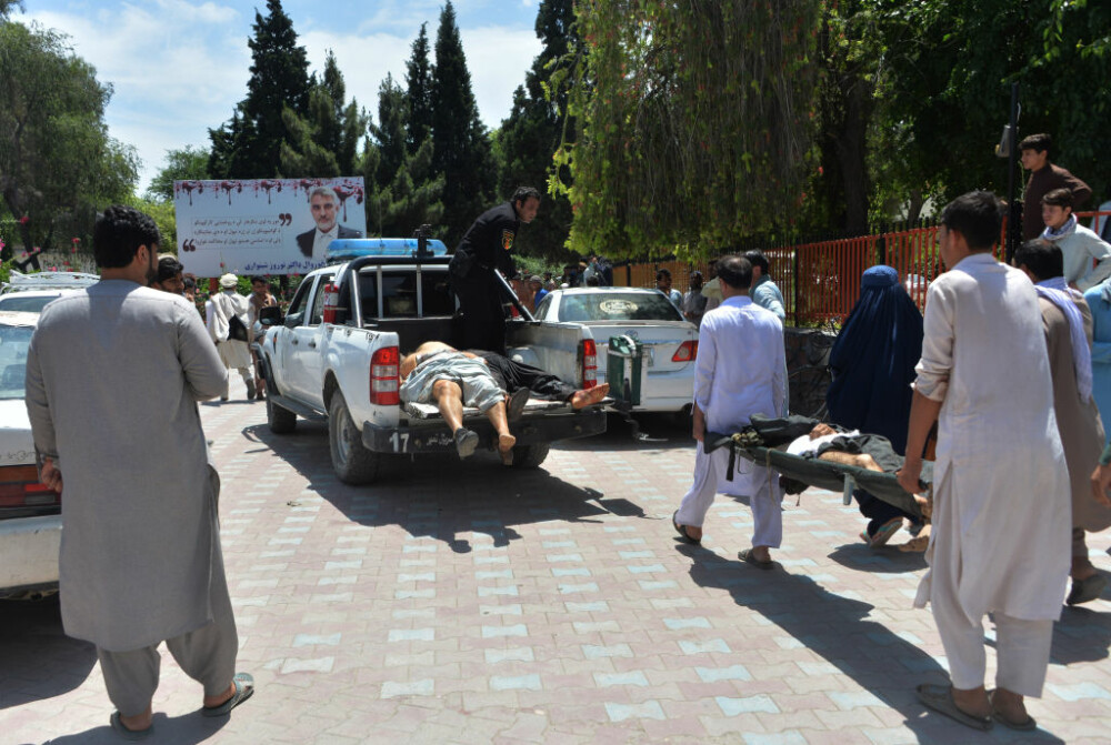 Zeci de morţi şi răniţi într-un atac sinucigaş în timpul unei ceremonii funerare în Afganistan - Imaginea 2