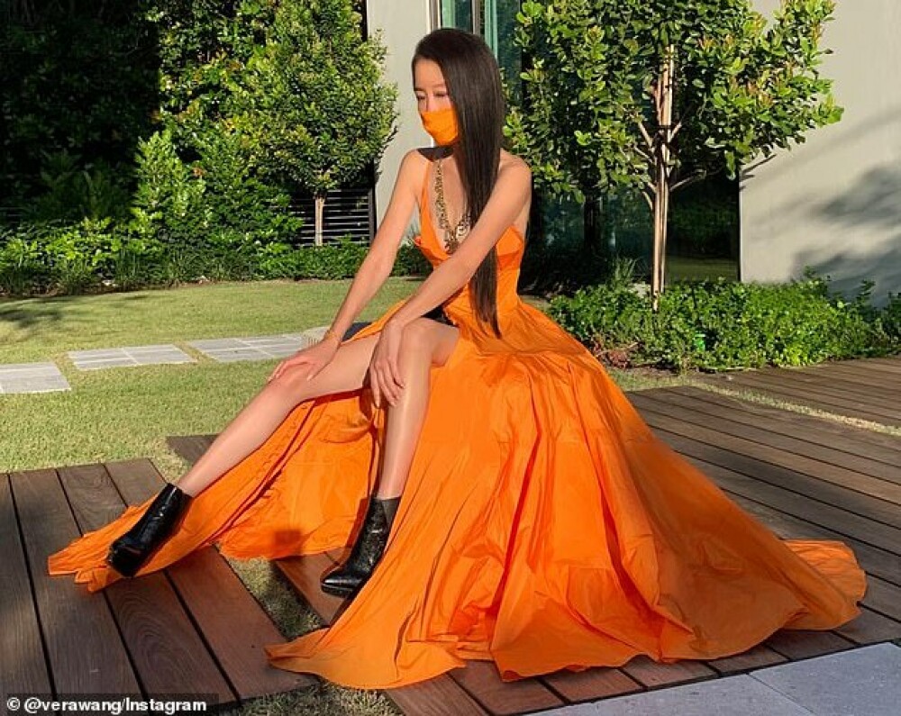 Creatoarea de modă Vera Wang face senzație pe internet. Are 70 de ani, dar arată de 30 - Imaginea 3