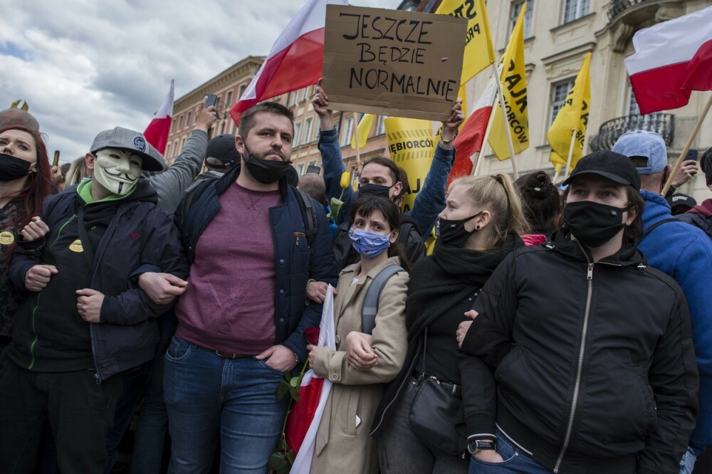 Proteste împotriva restricţiilor în mai multe state din Europa. Mii de oameni au ieșit în stradă - Imaginea 7