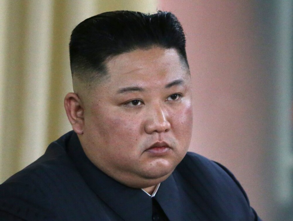 Cum ar arăta Kim Jong Un cu câteva zeci de kilograme mai slab. ”Așa ar fi și mai intimidant” - Imaginea 3