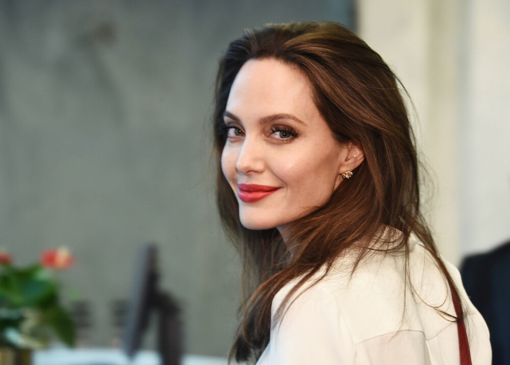 10 lucruri pe care nu le știai despre Angelina Jolie. Actrița își sărbătorește cea de-a 48-a aniversare | Imagini de colecție - Imaginea 7