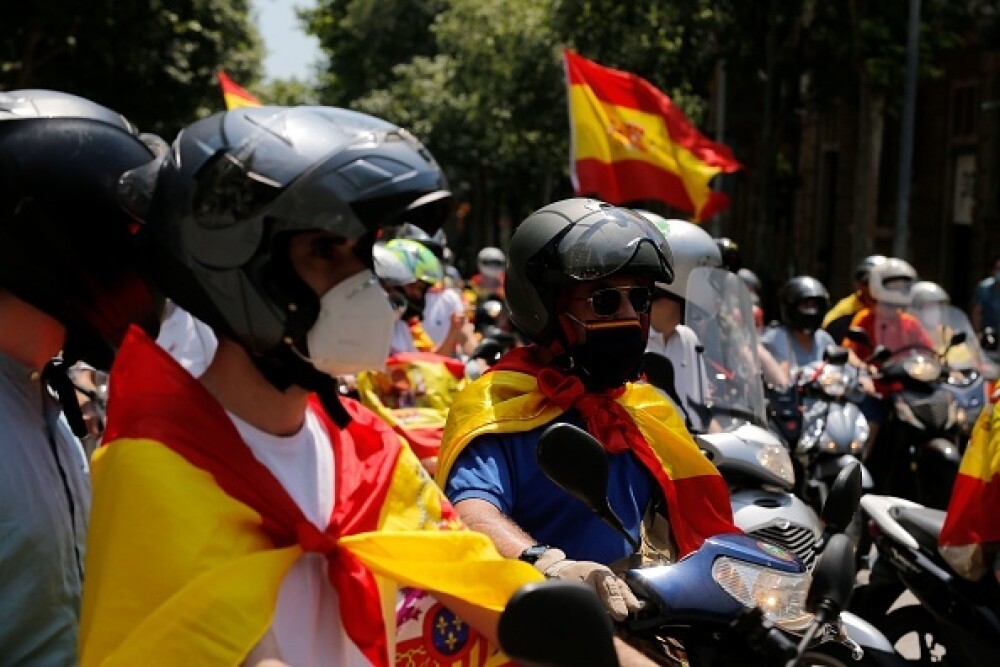 Mii de spanioli au participat la un protest auto. Ce îi reproșează premierului. GALERIE FOTO - Imaginea 10
