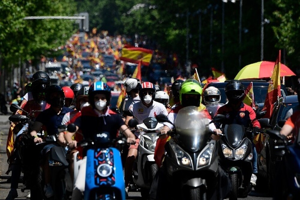 Mii de spanioli au participat la un protest auto. Ce îi reproșează premierului. GALERIE FOTO - Imaginea 3