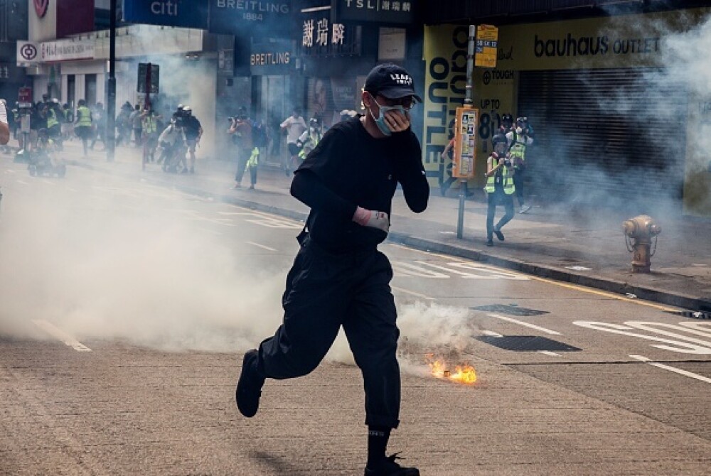 Proteste în Hong Kong din cauza legii securităţii naţionale. Poliţia a intervenit cu gaze lacrimogene. VIDEO - Imaginea 8