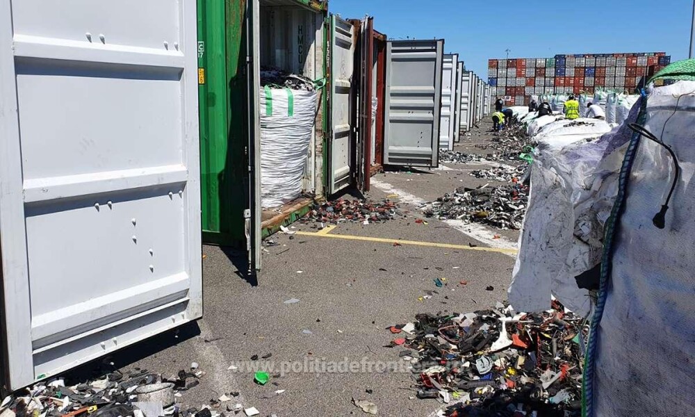FOTO. Alte 15 containere cu deșeuri din Germania au fost descoperite în Portul Constanța - Imaginea 2
