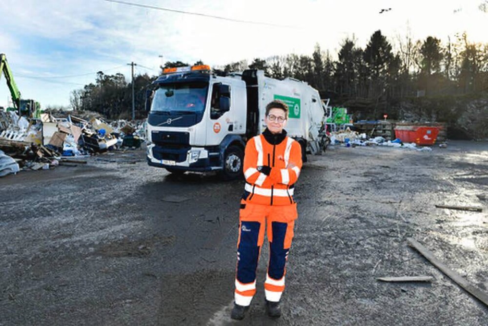 O fostă primăriță din Suedia a ajuns șofer pe mașina de gunoi, după ce a pierdut alegerile - Imaginea 3