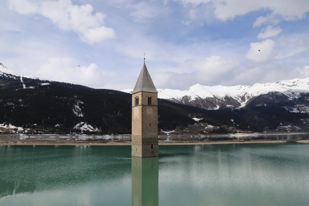 Ruinele unui sat din Italia au ieşit la iveală după drenarea unui lac. VIDEO - Imaginea 2