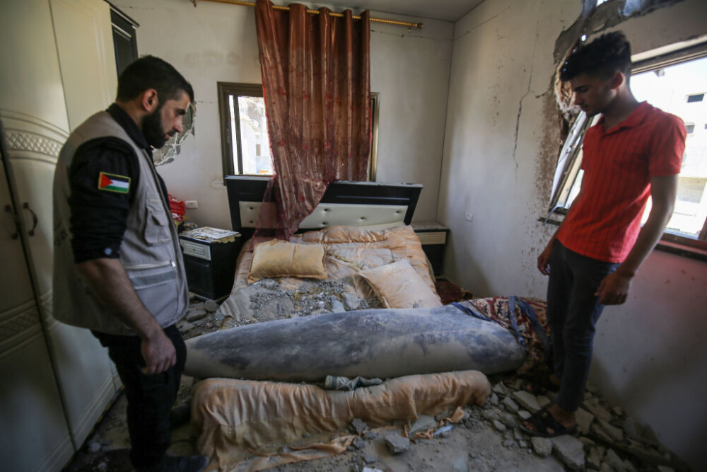 O rachetă israeliană a aterizat în patul unei familii din Fâșia Gaza - Imaginea 2
