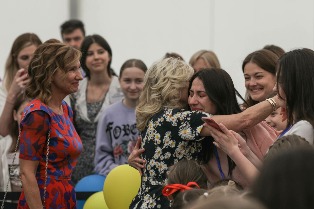 VIDEO | Jill Biden, despre mamele ucrainene cu care s-a întâlnit la Bucureşti. „Cred că voi sunteţi cele uimitoare” - Imaginea 7
