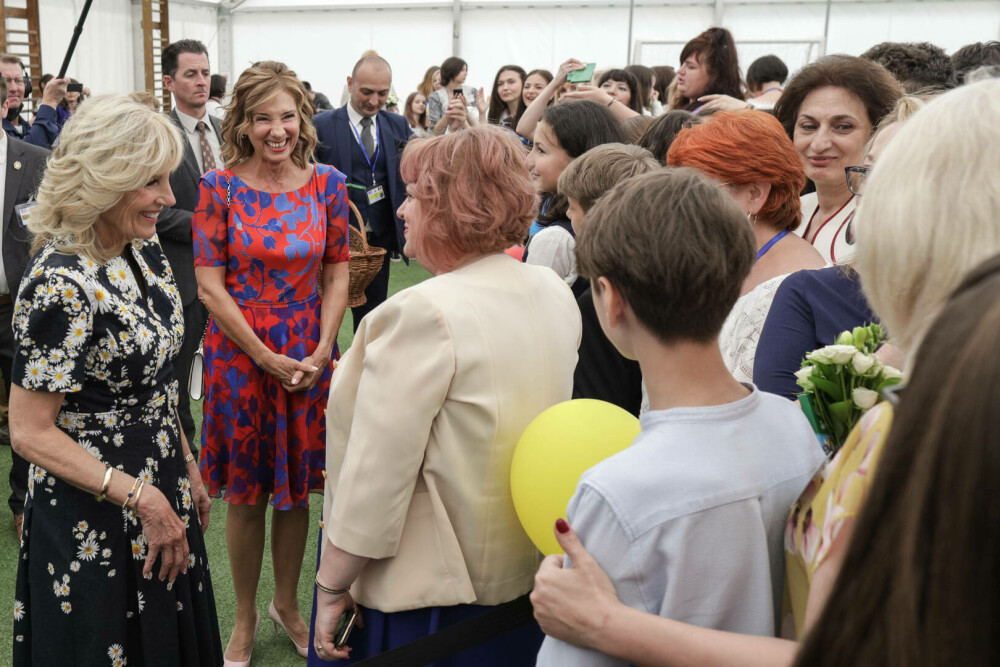 VIDEO | Jill Biden, despre mamele ucrainene cu care s-a întâlnit la Bucureşti. „Cred că voi sunteţi cele uimitoare” - Imaginea 9
