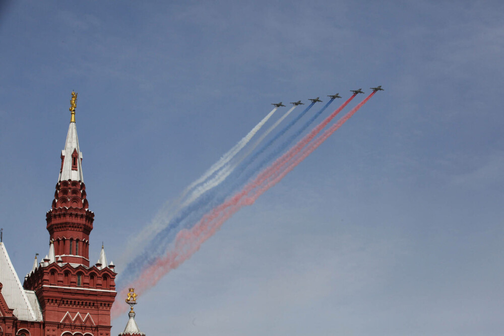 FOTO | Scurtă istorie a zilei de 9 mai. De ce aniversează Rusia Ziua Victoriei în 9 mai și restul Europei în 8 mai - Imaginea 4