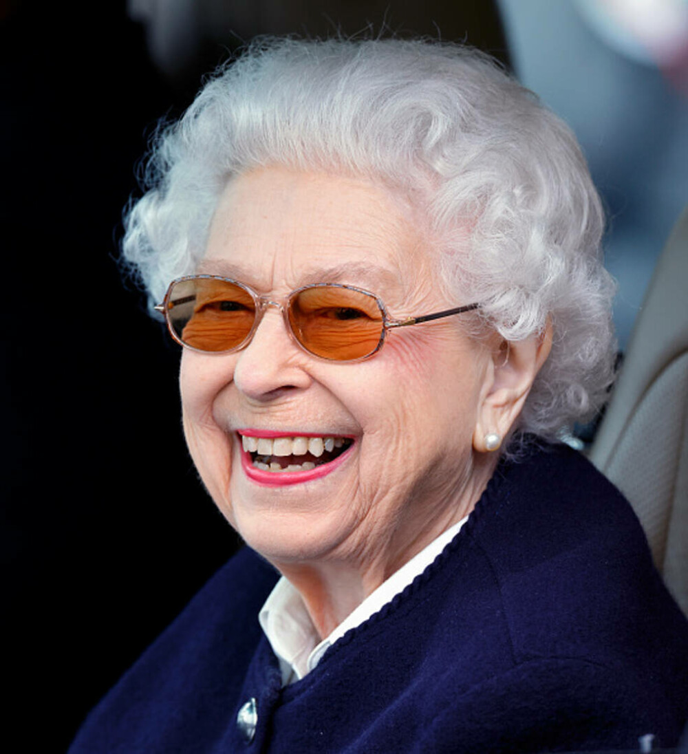 Regina Elisabeta a Marii Britanii a apărut zâmbitoare și aparent într-o stare bună în public - Imaginea 8