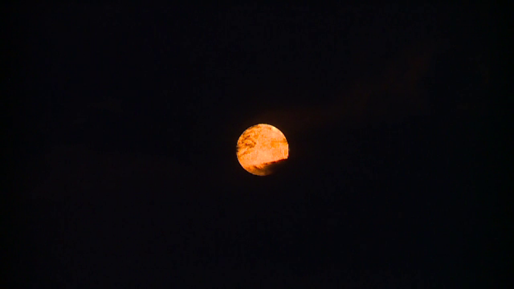 Eclipsă de Lună pe 14 martie 2025. Vezi eclipsa totală de Lună Sângerie în imagini - GALERIE FOTO - Imaginea 1