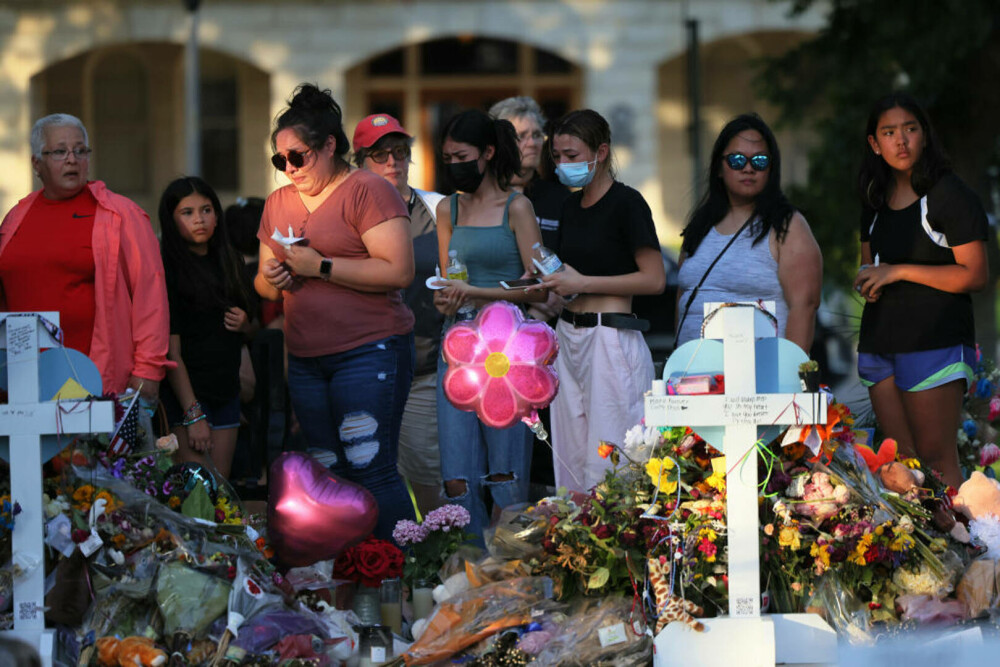 Şcoala primară din Texas, unde un tânăr de 18 ani a ucis 19 elevi şi doi profesori, va fi demolată - Imaginea 2