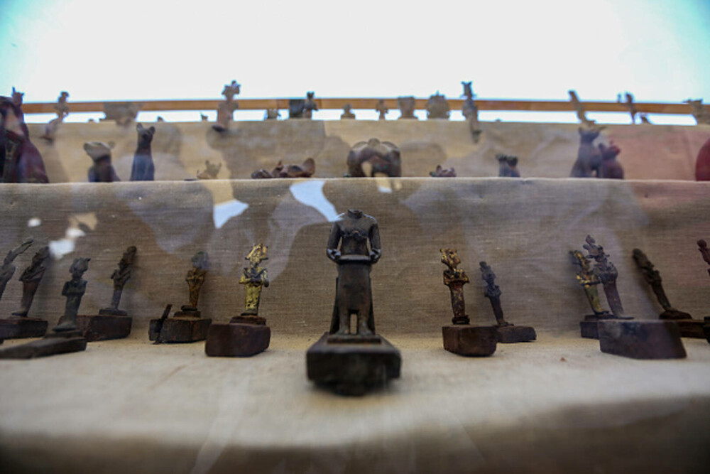 Arheologii au deschis sute de sarcofage din Egipt care au stat închise 2.500 de ani. Ce au găsit în unul dintre ele. FOTO - Imaginea 7