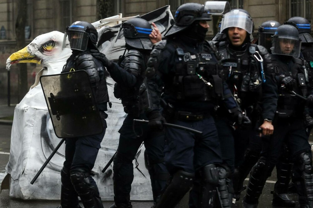 Cel puţin 540 de arestări în Franţa, la manifestaţii de 1 Mai. 406 polițiști și zeci de manifestanți au fost răniți - Imaginea 2