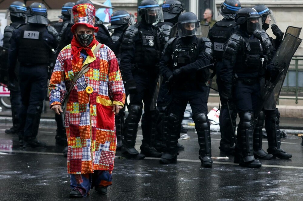 Cel puţin 540 de arestări în Franţa, la manifestaţii de 1 Mai. 406 polițiști și zeci de manifestanți au fost răniți - Imaginea 5