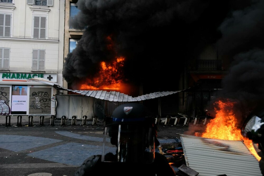 Cel puţin 540 de arestări în Franţa, la manifestaţii de 1 Mai. 406 polițiști și zeci de manifestanți au fost răniți - Imaginea 9