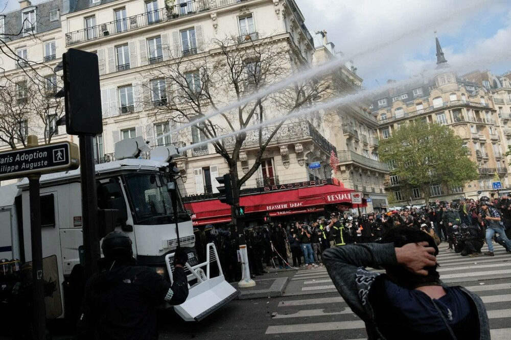 Cel puţin 540 de arestări în Franţa, la manifestaţii de 1 Mai. 406 polițiști și zeci de manifestanți au fost răniți - Imaginea 14