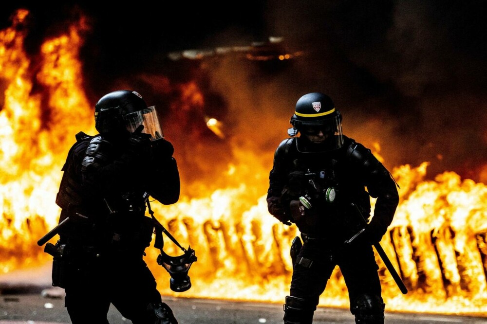 Cel puţin 540 de arestări în Franţa, la manifestaţii de 1 Mai. 406 polițiști și zeci de manifestanți au fost răniți - Imaginea 15