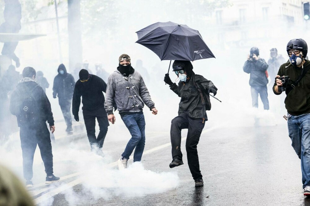 Cel puţin 540 de arestări în Franţa, la manifestaţii de 1 Mai. 406 polițiști și zeci de manifestanți au fost răniți - Imaginea 19
