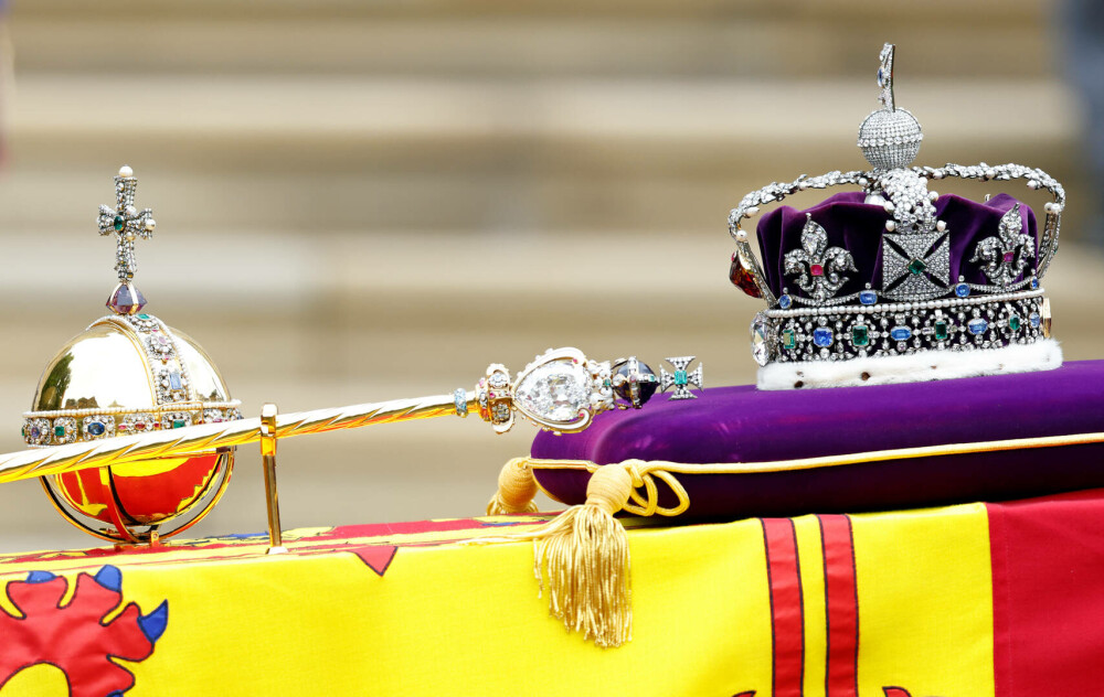 Cum arată coroanele folosite la Încoronarea Regelui Charles al III-lea - Imaginea 1