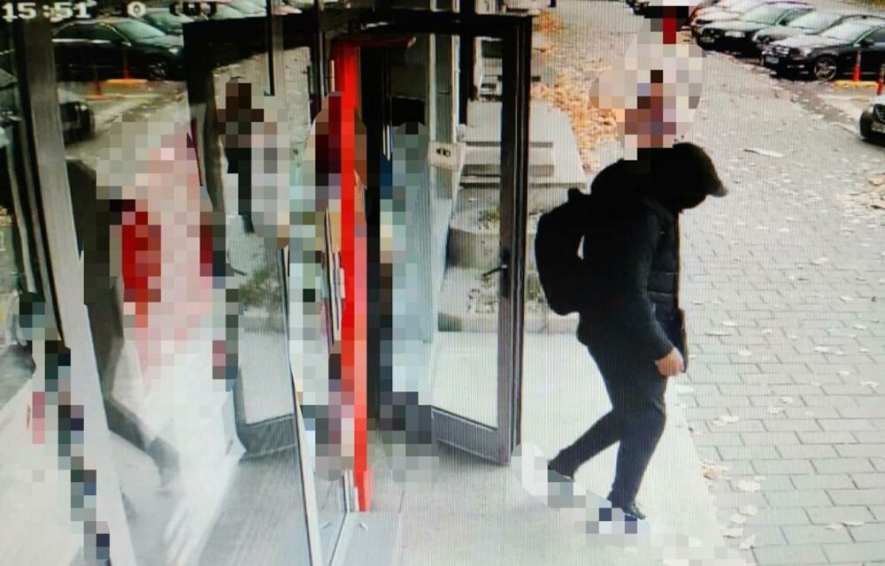 Percheziţii în Bucureşti la persoane care încărcau bancnote false în bancomate, „imposibil de detectat cu ochiul liber” - Imaginea 2