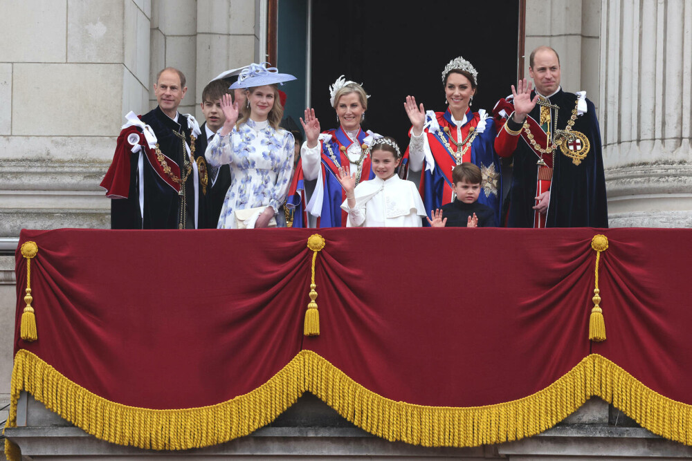 Prințul Louis a atras toate privirile la încoronarea bunicului său. Mezinul s-a măscărit în cele mai importante momente FOTO - Imaginea 10