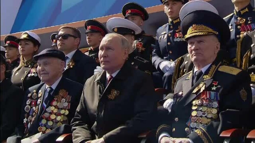 Paradă militară în Rusia, de Ziua Victoriei, sub amenințarea atacurilor cu drone. Cine a stat alături de Putin. FOTO și VIDEO - Imaginea 2
