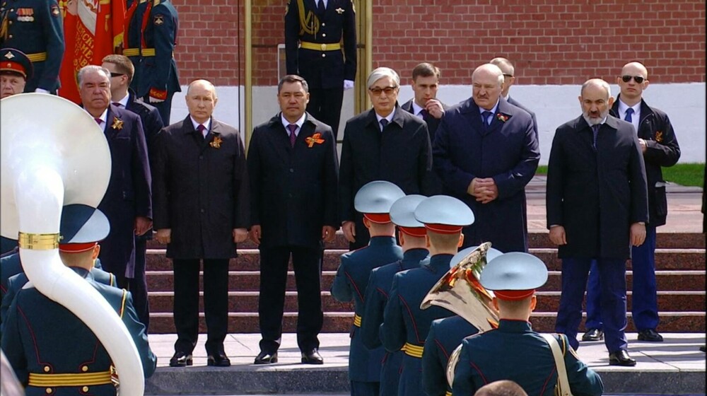 Președintelui Lukașneko i s-a făcut rău în timpul paradei de la Moscova. Nu a mai rămas la dineul oferit de Putin - Imaginea 5