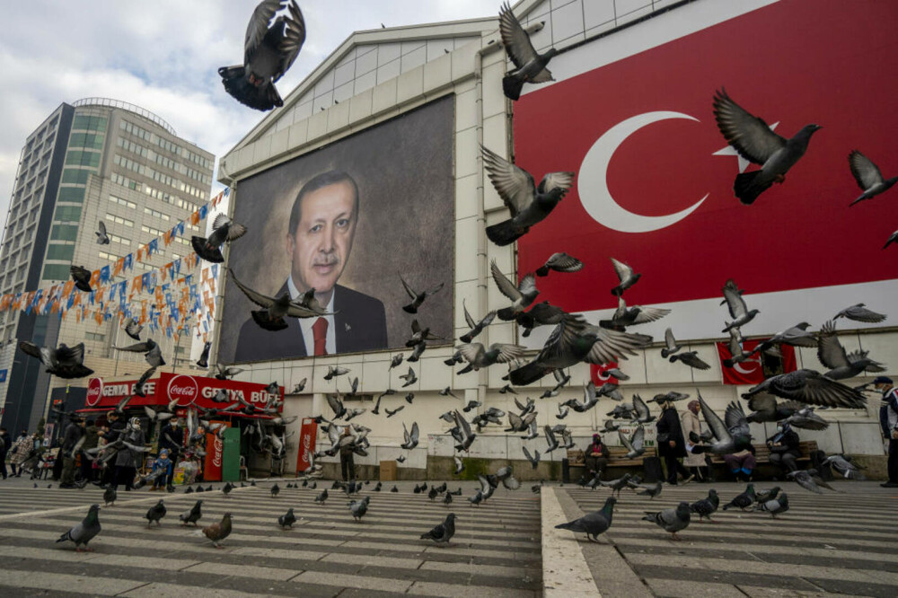 Cine este Recep Erdogan, omul care conduce Turcia cu o mână de fier de 20 de ani. A fost la închisoare pentru incitare la ură - Imaginea 1
