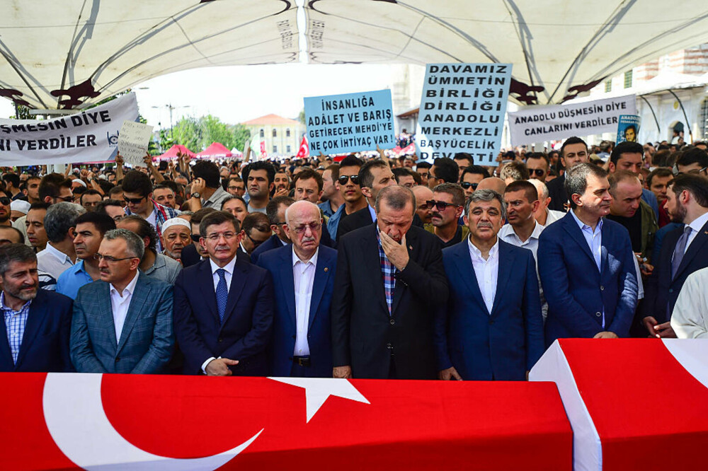 Cine este Recep Erdogan, omul care conduce Turcia cu o mână de fier de 20 de ani. A fost la închisoare pentru incitare la ură - Imaginea 2
