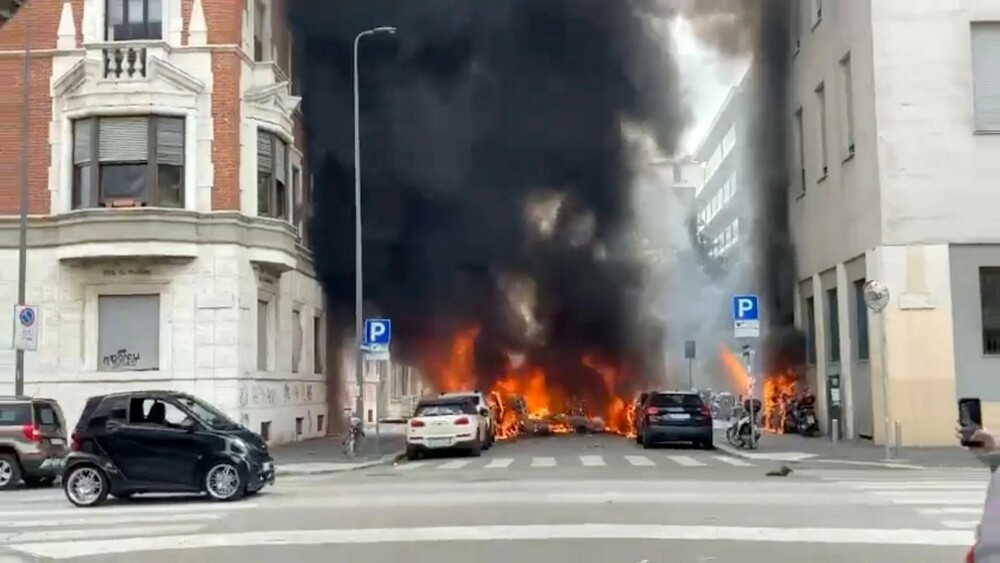 Explozie puternică în Milano. Mai multe mașini au luat foc în centrul orașului | FOTO și VIDEO - Imaginea 11