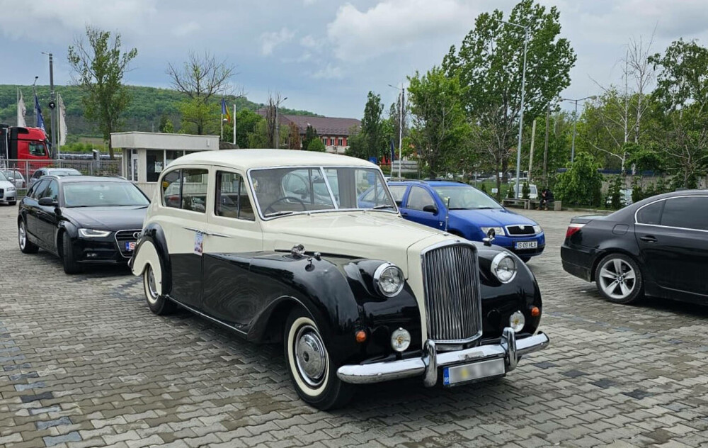 „Princess Limousine”, la RAR Iași. Cum arată automobilul din care Prințesa Anne a fost aproape să fie răpită | FOTO - Imaginea 1