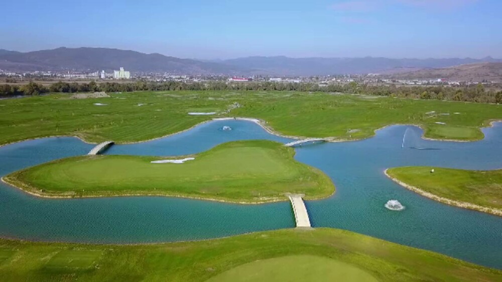 Cât costă o partidă de golf pe cel mai mare teren din România. Investiția a depășit 15 milioane de euro - Imaginea 2